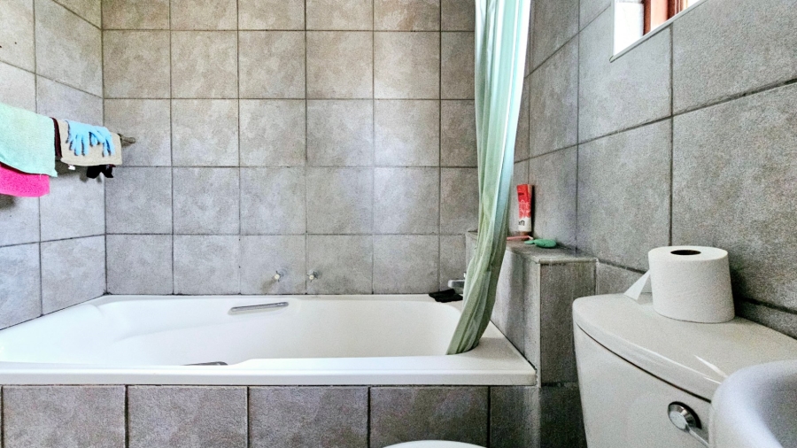 1 Bedroom Property for Sale in Brandwag Free State